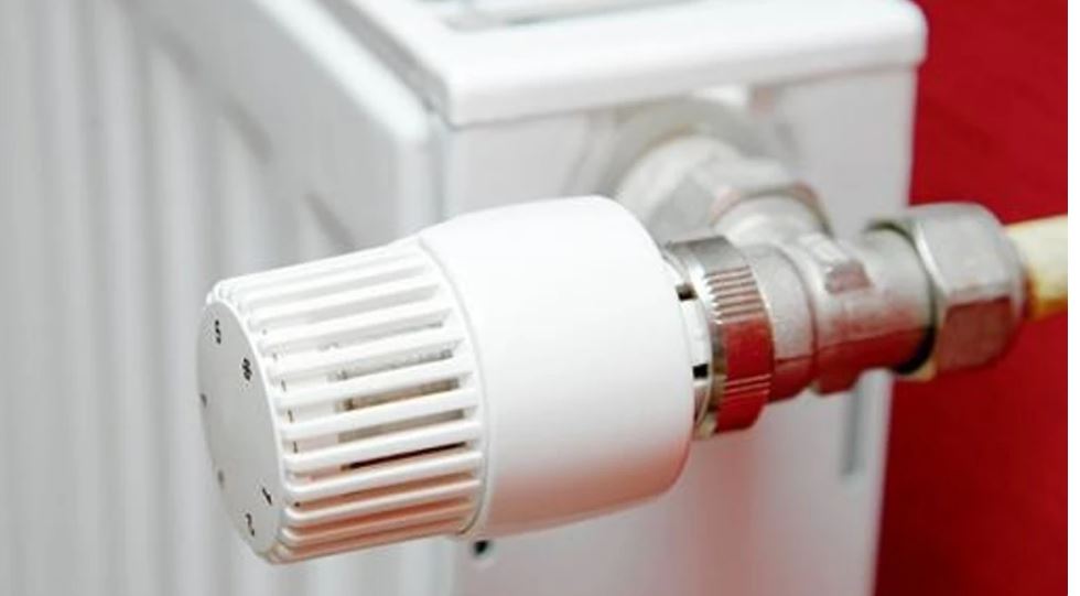 Shfrytëzuesit e ngrohjes qendrore në Shkup, ankohen se nuk kanë ngrohje të mjaftueshme në banesat e tyre