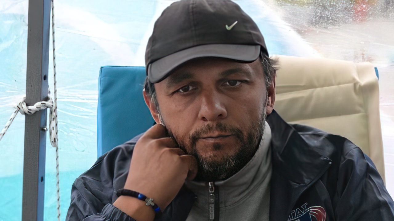 “Do të ulem këtu dhe do të vdes” Pano Ruçi vazhdon ditën e 20 të grevës mes dhimbjes e rraskapitjes