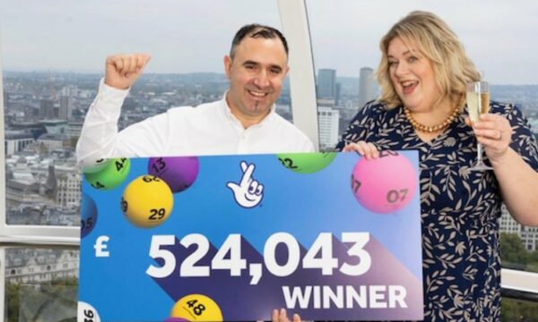 Kosovari fiton mbi 600 mijë euro në llotari, planifikon një dhuratë të madhe për nënën e tij në Kosovë