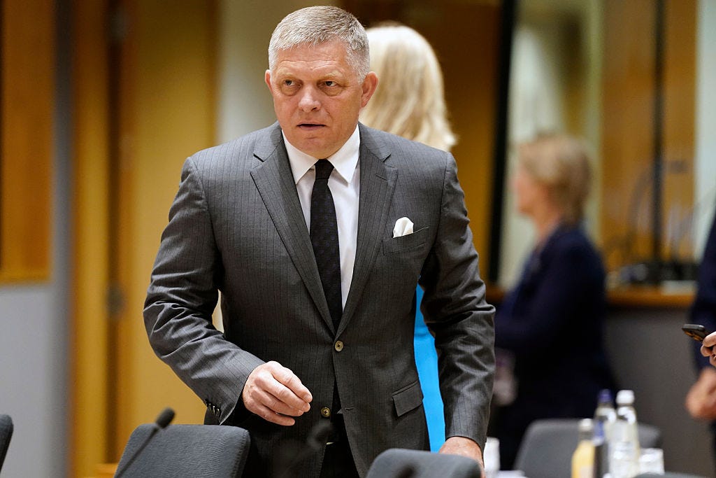 Sllovakia miraton ligjin që njeh vetëm dy gjini dhe ndalon birësimet për çiftet LGBTQ+