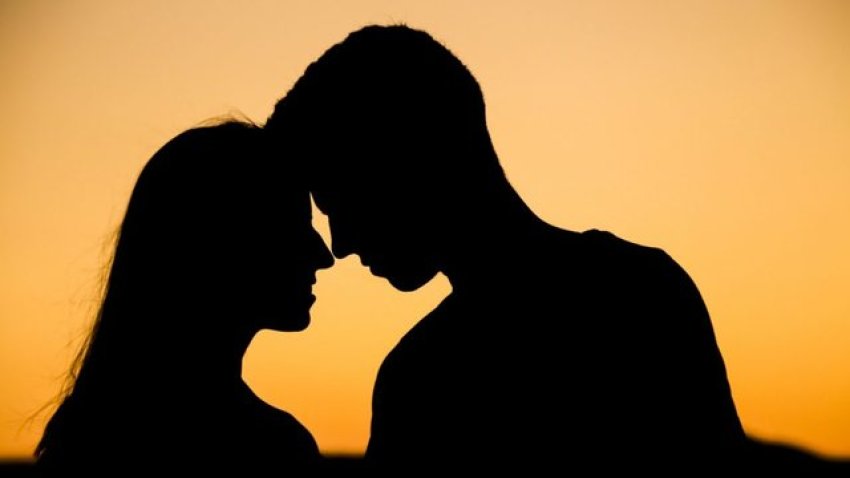 Nuk ndjeni më dëshirë seksuale? Me siguri po ndodh për shkak të këtyre 5 zakoneve