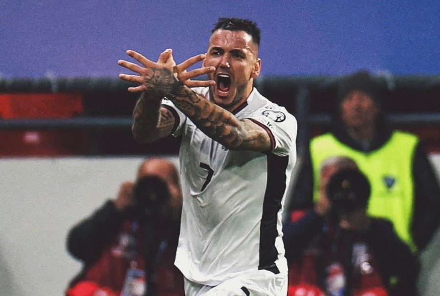 Me firmën e  Manajt, fanella e fitores historike ndaj Serbisë, shitet në ankand