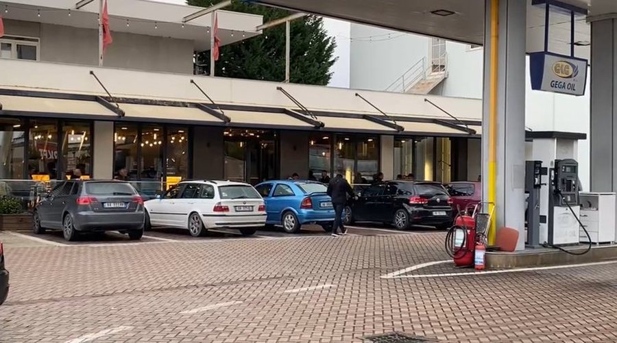 Vrau mikun e kamarierit pas debatit për kafen, Paluçi u qëllua për vdekje nga kushëriri i kamarierit