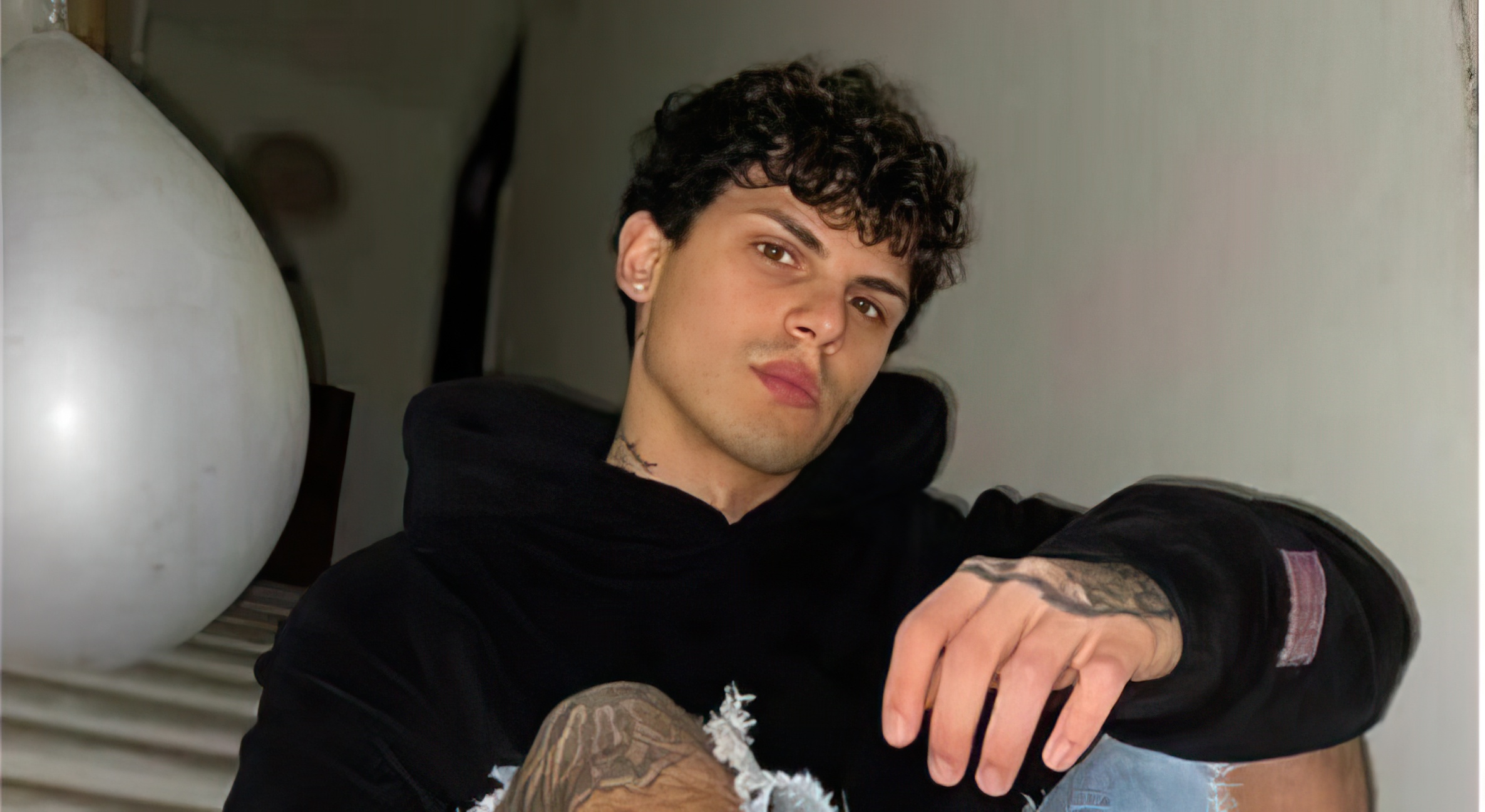 E afërmja për JOQ: Hekuranin e vranë pas shpine, po ndante shokët nga një sherr