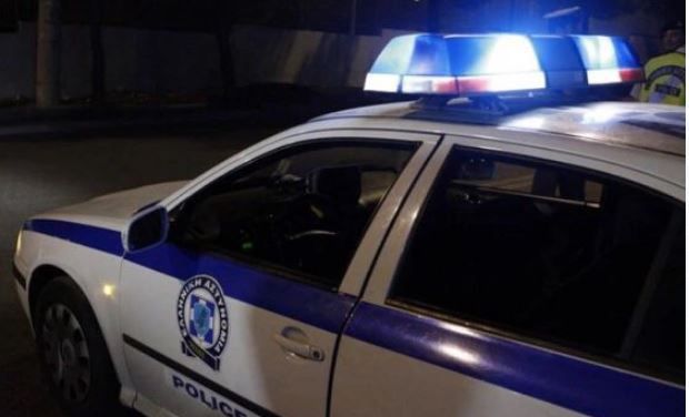 Tre Shqiptarë bien në prangat e policisë Greke, ishin në kërkim ndërkombëtar