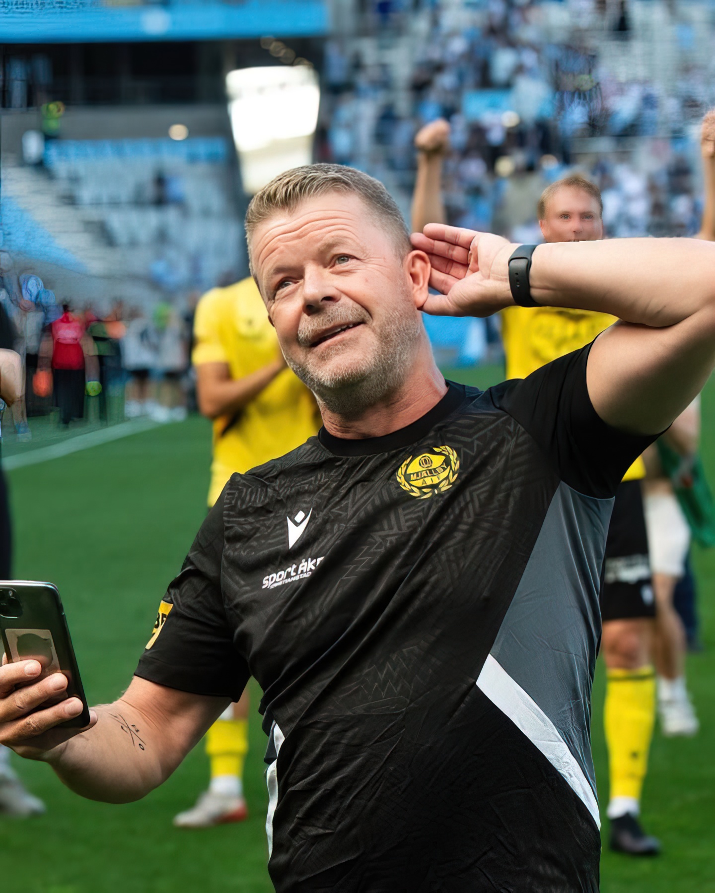 Torstensson, trajneri që fitoi dy beteja, kundër leuçemisë dhe gjithë Suedisë