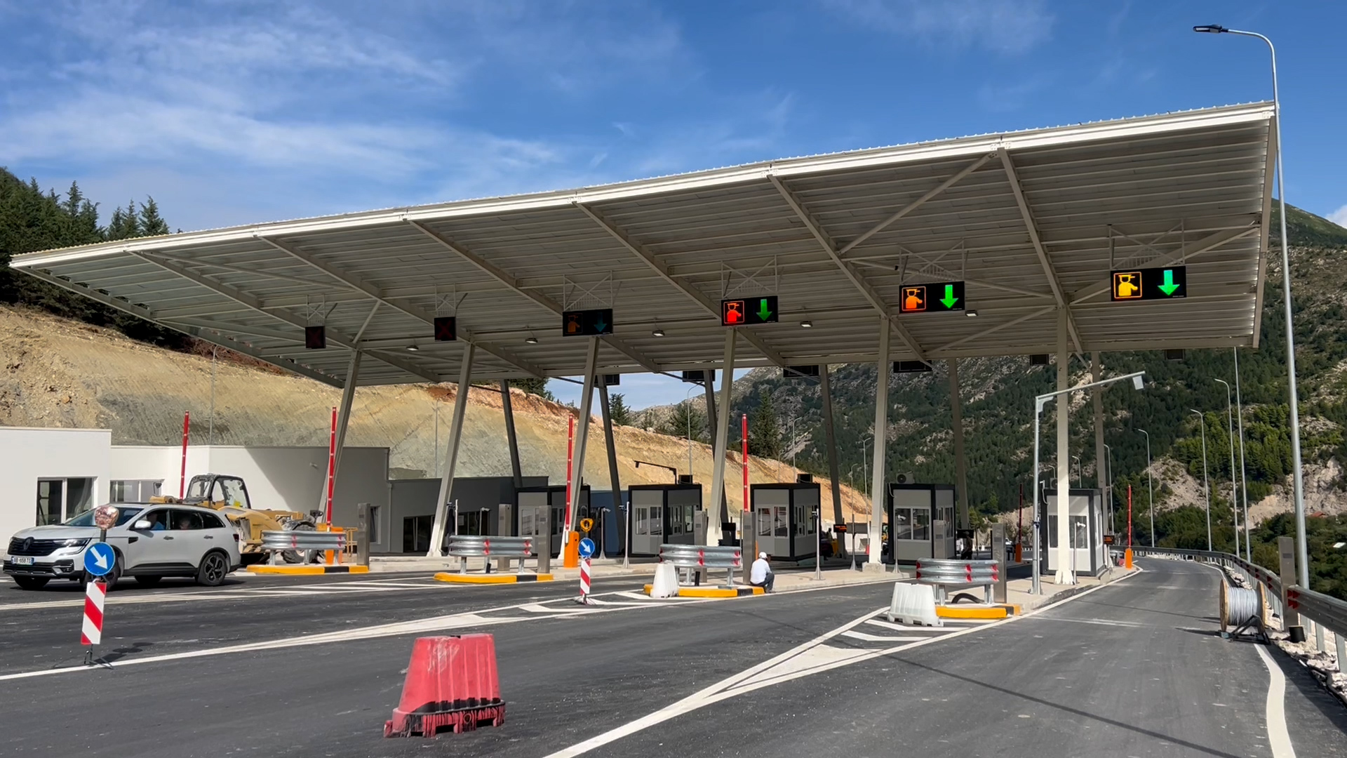 Qytetarët do paguajnë 500 lekë vajtje-ardhje në tunelin e Llogorasë