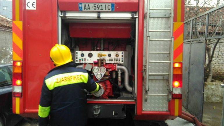 Zjarrfikësit e Tiranës prej dy muajsh në pritje të shpërblimeve  Na mbajnë me premtime boshe