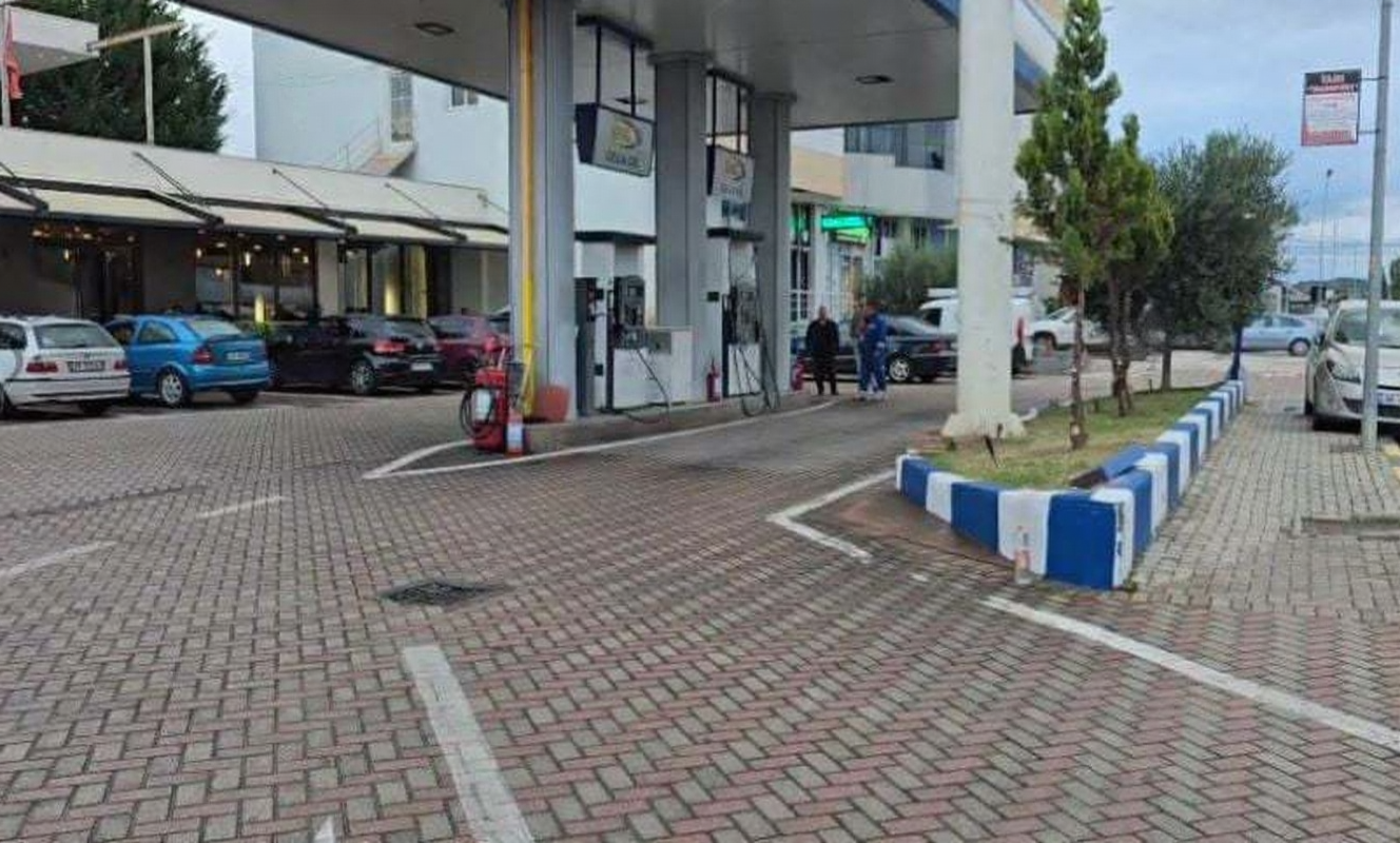 “Ata po më shanin, Flori ndërhyri për mua”, zbardhet dëshmia e kamarierit në Durrës