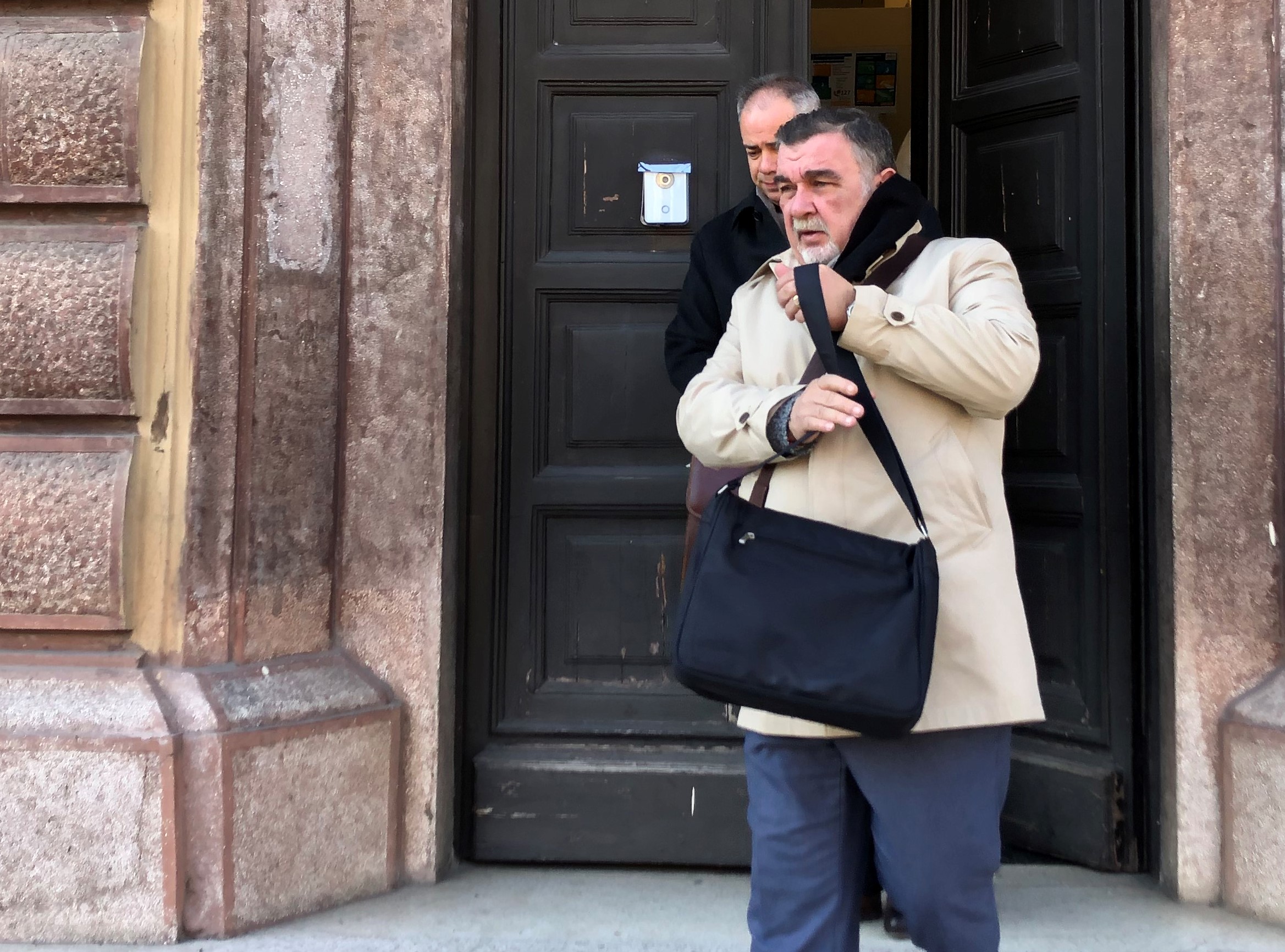 Astrit Kalaja, gjyqtari u dërgonte miqve poezi