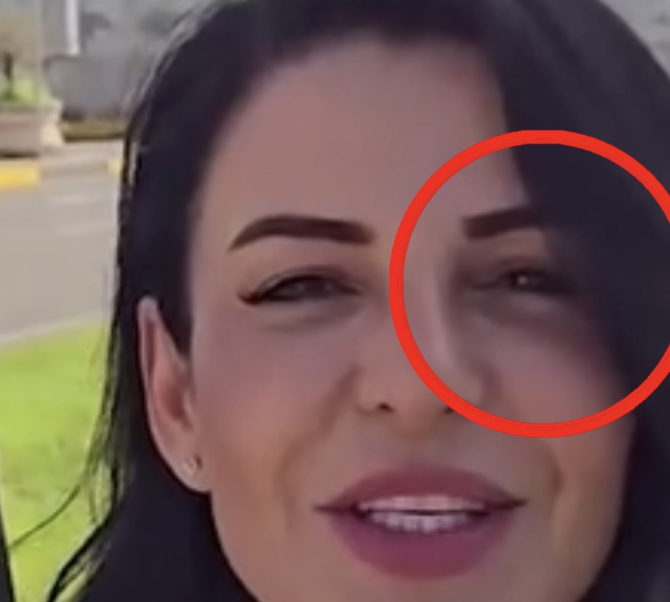 Balluku me sy të nxirë!