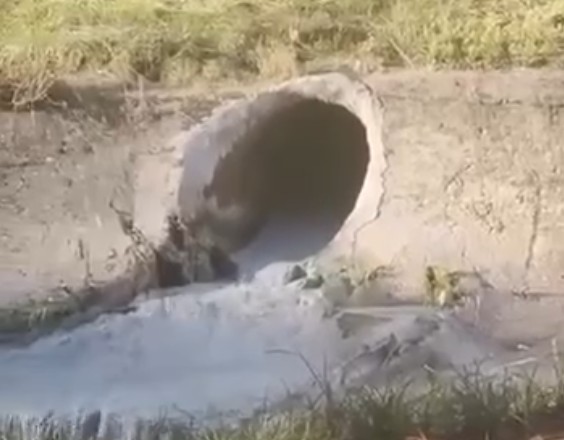 “Ujë me çimento derdhet në Lanë para syve të Policisë”