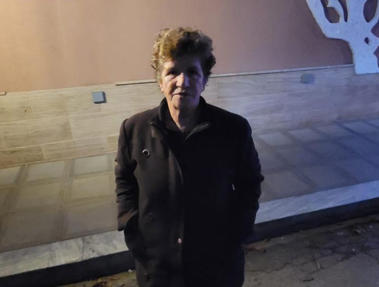 Gjendet një e moshuar në Korçë, kërkohen familjarët e saj: Nuk mban mend ku jeton!