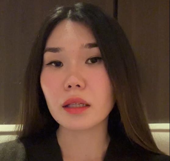 Vajza nga Kazakistani humb çantën në Tiranë, apel për ndihmën e qytetarëve