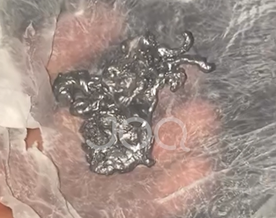 Vlonjati gjen sendin e dyshimtë të fshehur në sirtarin e rrobave: Ç’mund të jetë?!