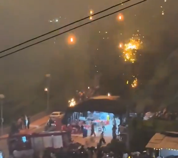 Festa kthehet në kaos në Kinë: Dronët bien nga qielli si shi meteorësh!