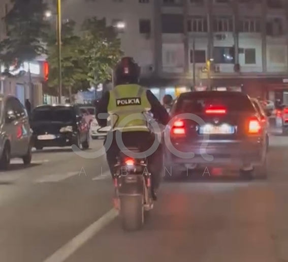 Polici del xhiro me motorin elektrik që i sekuestroi qytetarit