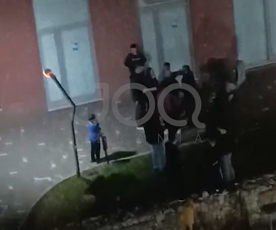 Sherr masiv në Tiranë, shtyrje e debate të ashpra midis disa personave