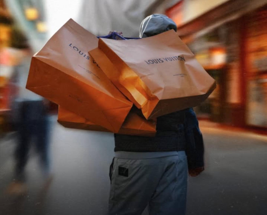 Studimi: 75% e produkteve luksoze blihen nga shtresa e mesme dhe e ulët