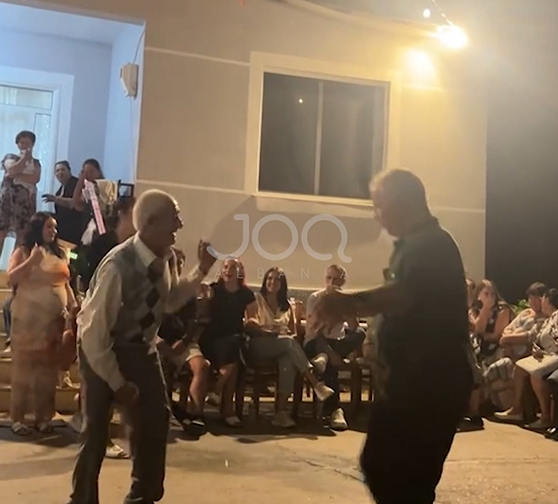 “Robi plaket kur don vetë: Dy gjyshërit nga Panaja ‘e djegin’ si 20-vjeçarë!”