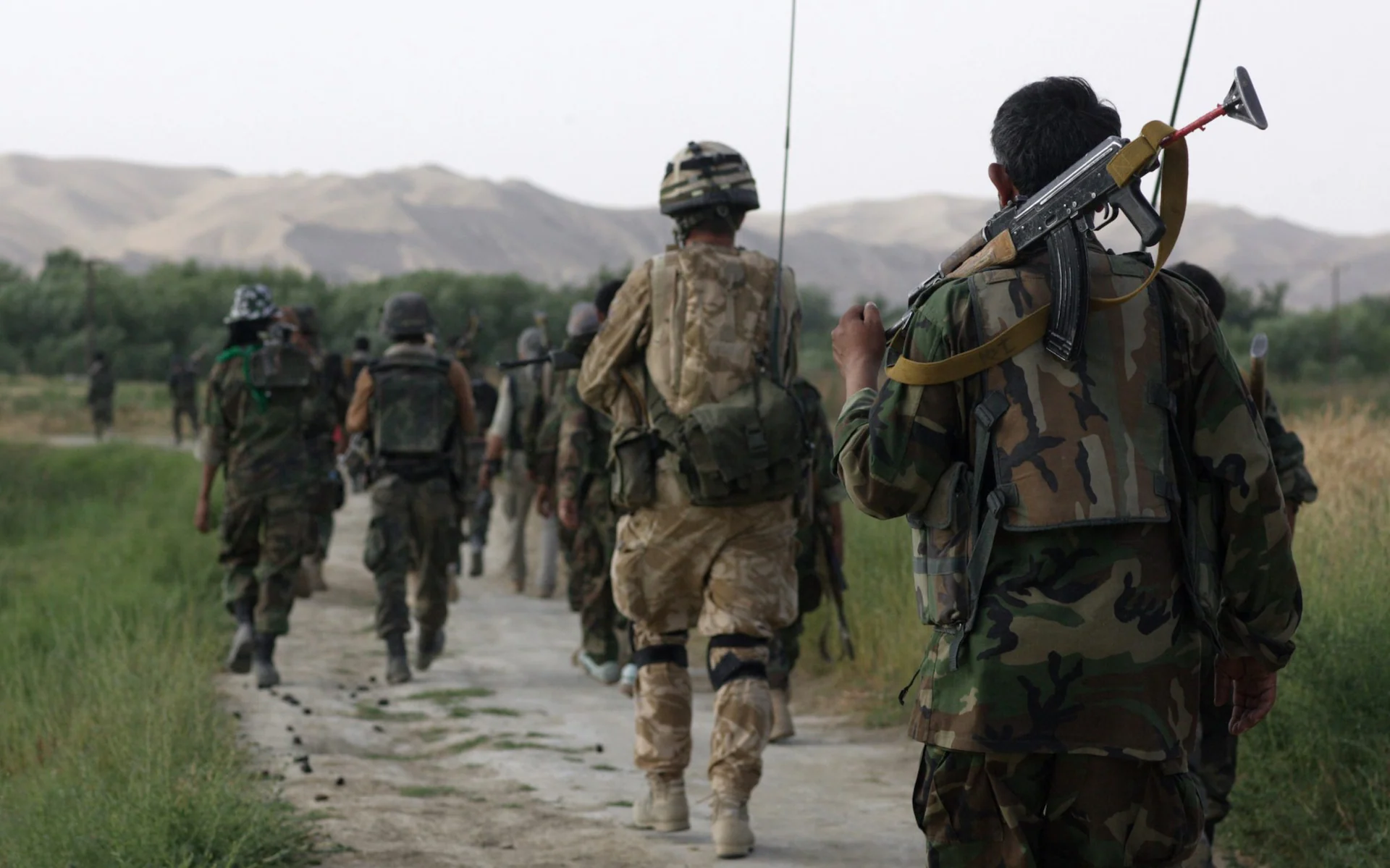 Luftime të ashpra mes Pakistanit dhe Afganistanit, dhjetëra të vrarë