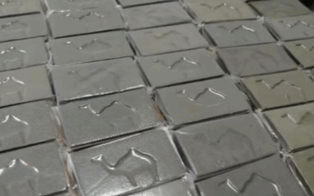 Kapet drogë në formë çokollate në Veri