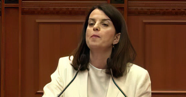 Ministrja lan duart pas vrasjes së gjyqtarit: “Policia s’ka faj për sigurinë në gjykata!”