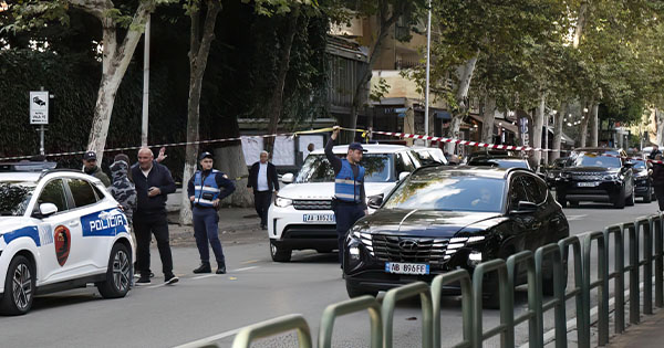 Arrestohet roja i sigurisë që s’e kontrolloi autorin e armatosur