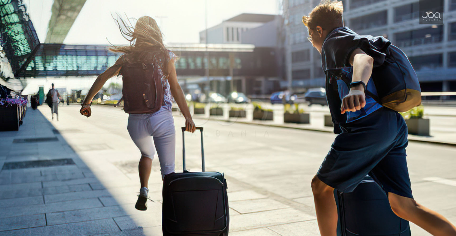 “Shteti ka rënë: Merrni valixhet, të ikë kush të mundet”