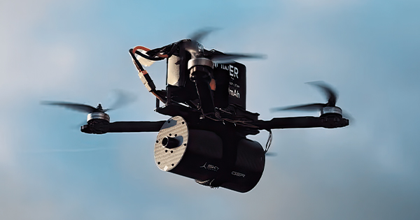 Kosova “blindon” qiellin, mijëra dronë kamikazë Skydagger mbërrijnë në Prishtinë