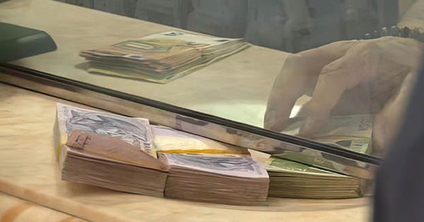 Bankat  mbyllin rubinetin   Më pak kredi për blerje banesash në Shqipëri