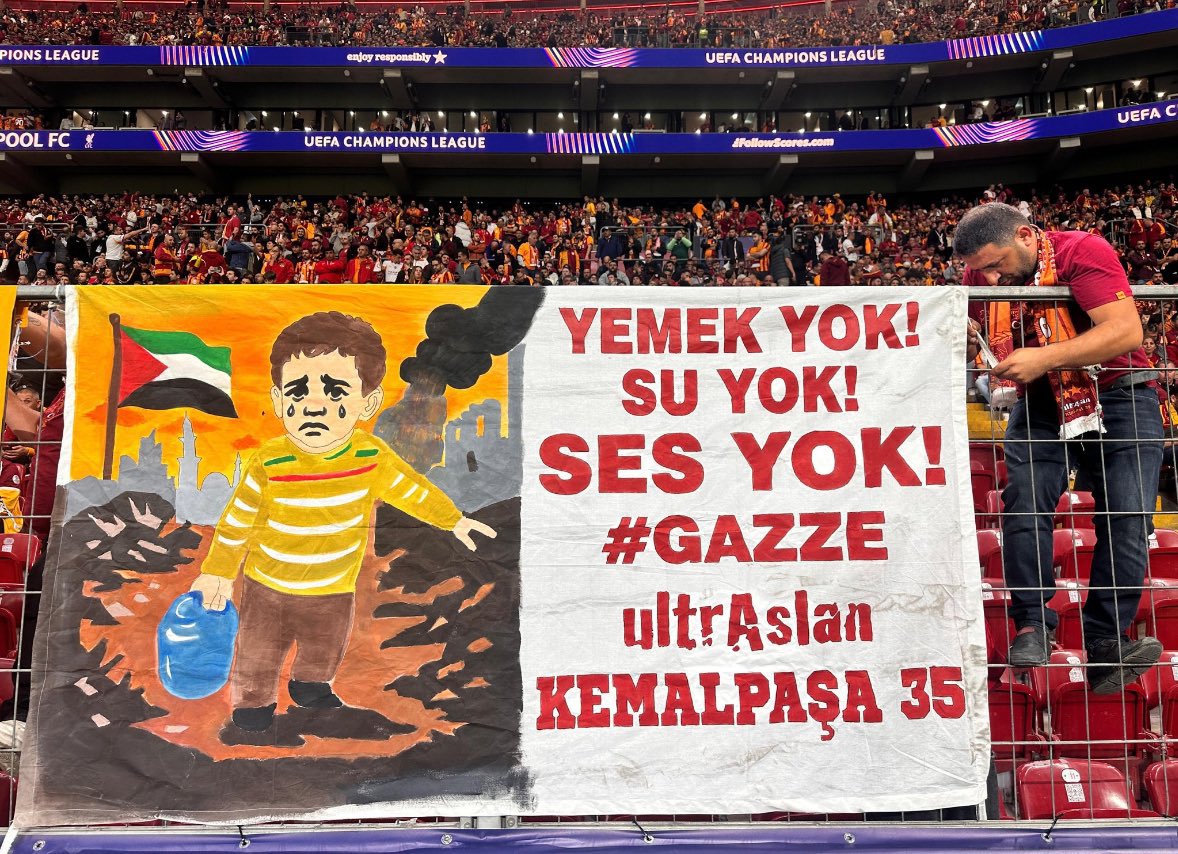 ‘Lërini të jetojnë fëmijët në Gaza’  Tifozët e Galatasaray dërgojnë mesazhin gjatë sfidës me Liverpoolin