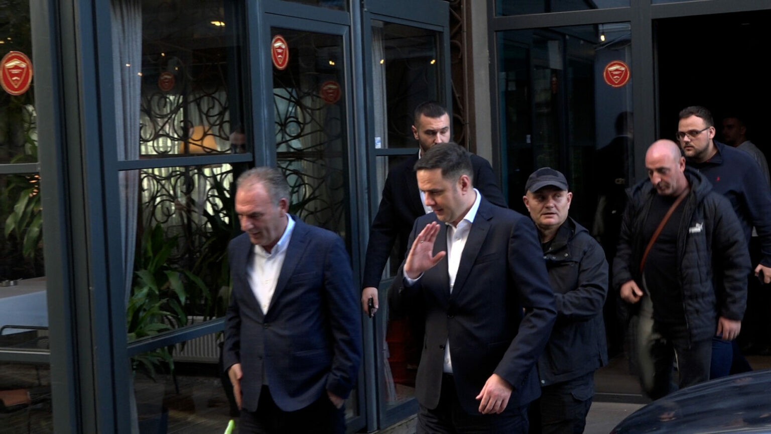 Abdixhiku për takimin me Limaj: Ishte i shkëlqyeshëm me një mik të shkëlqyeshëm