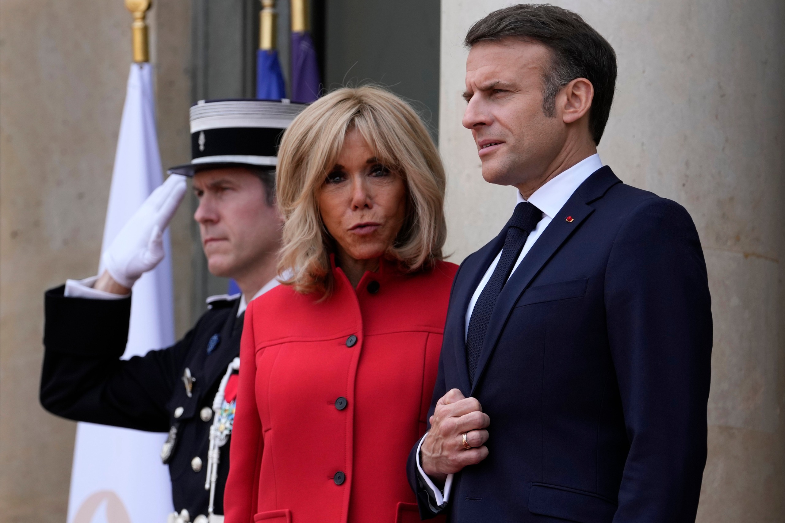 Gruaja e Macron u regjistrua si burrë në portalin zyrtar të Tatimeve në Francë