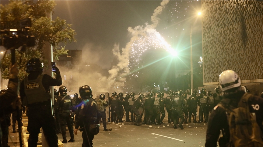 Protesta të përgjakshme në Peru, qeveria shpall gjendjen e jashtëzakonshme