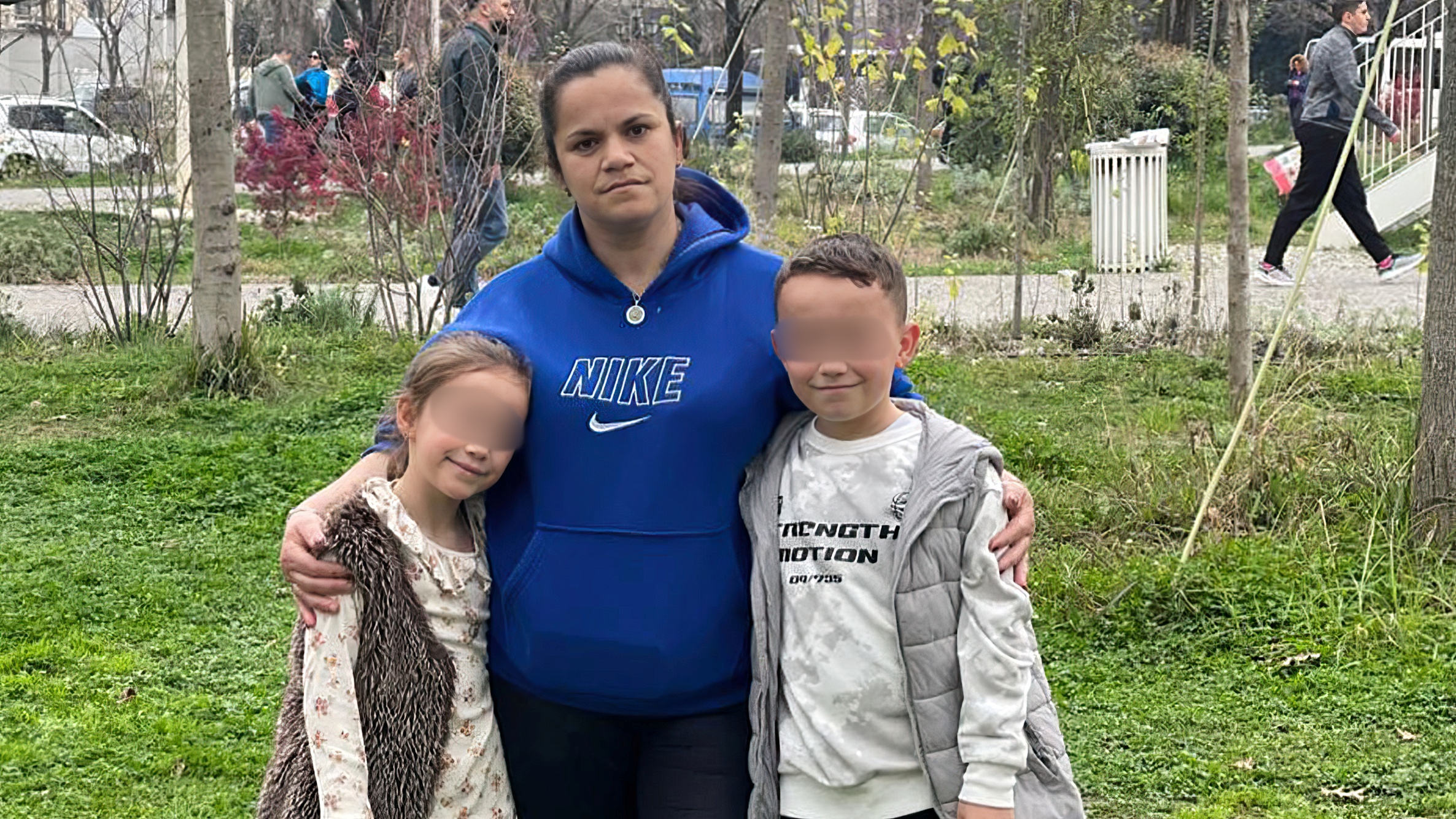 Apeli prekës i Elisës: Ju lutem më ndihmoni mua dhe vëllain tim jetimë