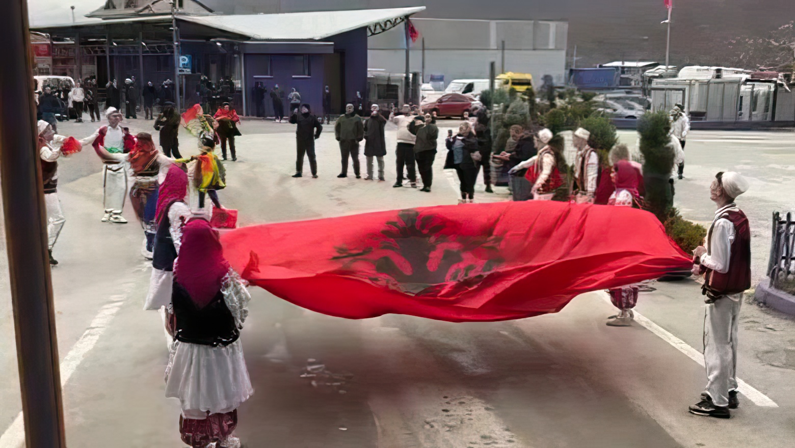 Festë dhe bashkim në kufirin Shqipëri–Kosovë dhe Kapshticë për 113-vjetorin e Pavarësisë