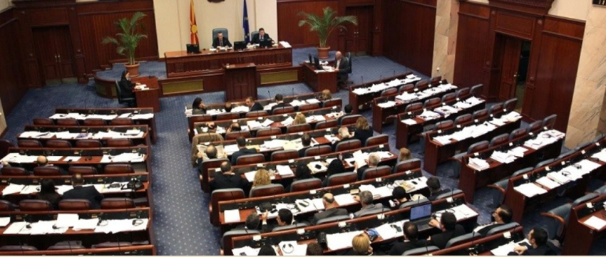 Kuvendi i RMV-së verifikoi mandatet e tre deputetëve të rinj