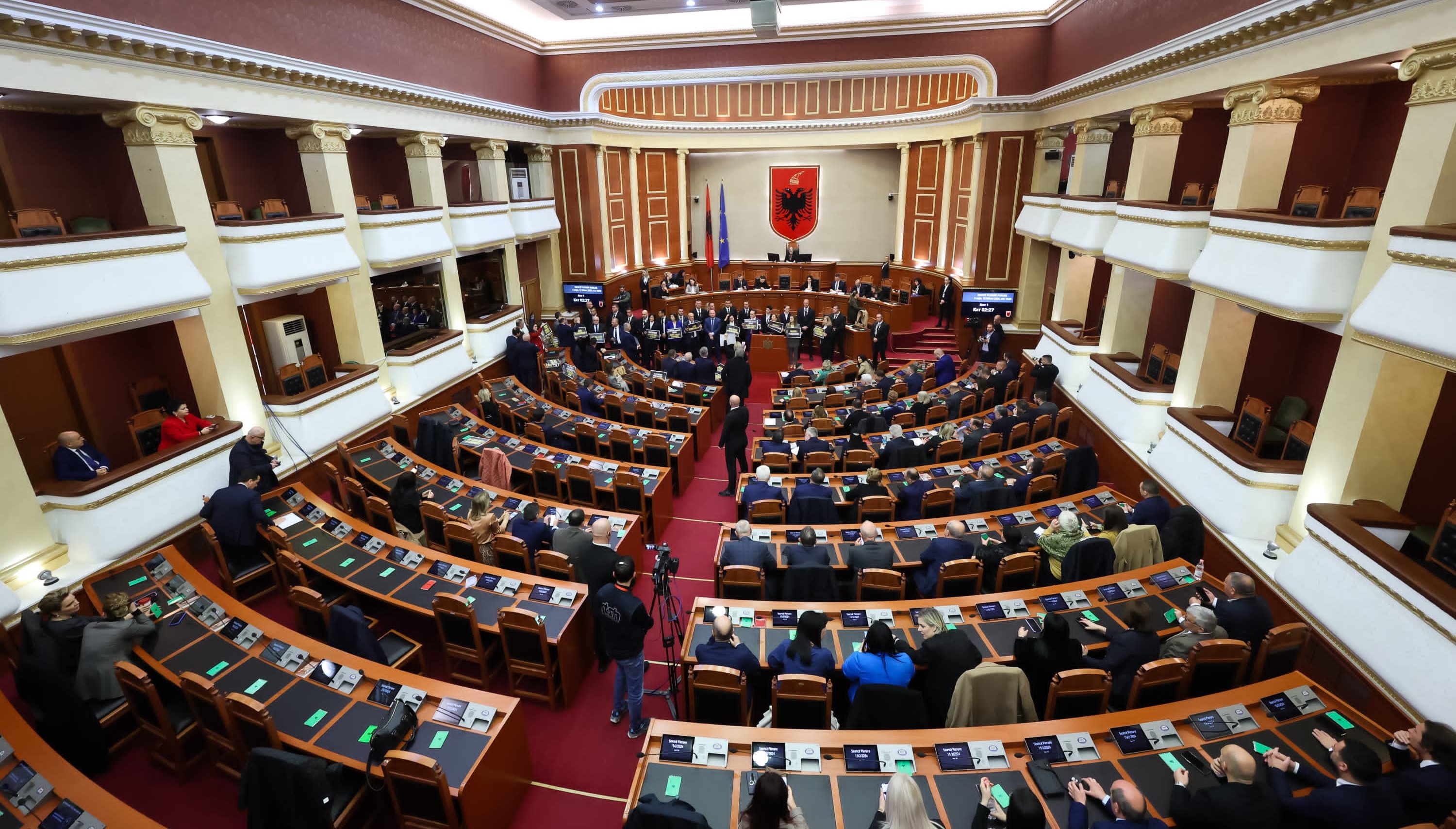 Kriza e sigurisë në parlament: 31 deputetë pa certifikata për akses në informacion të klasifikuar