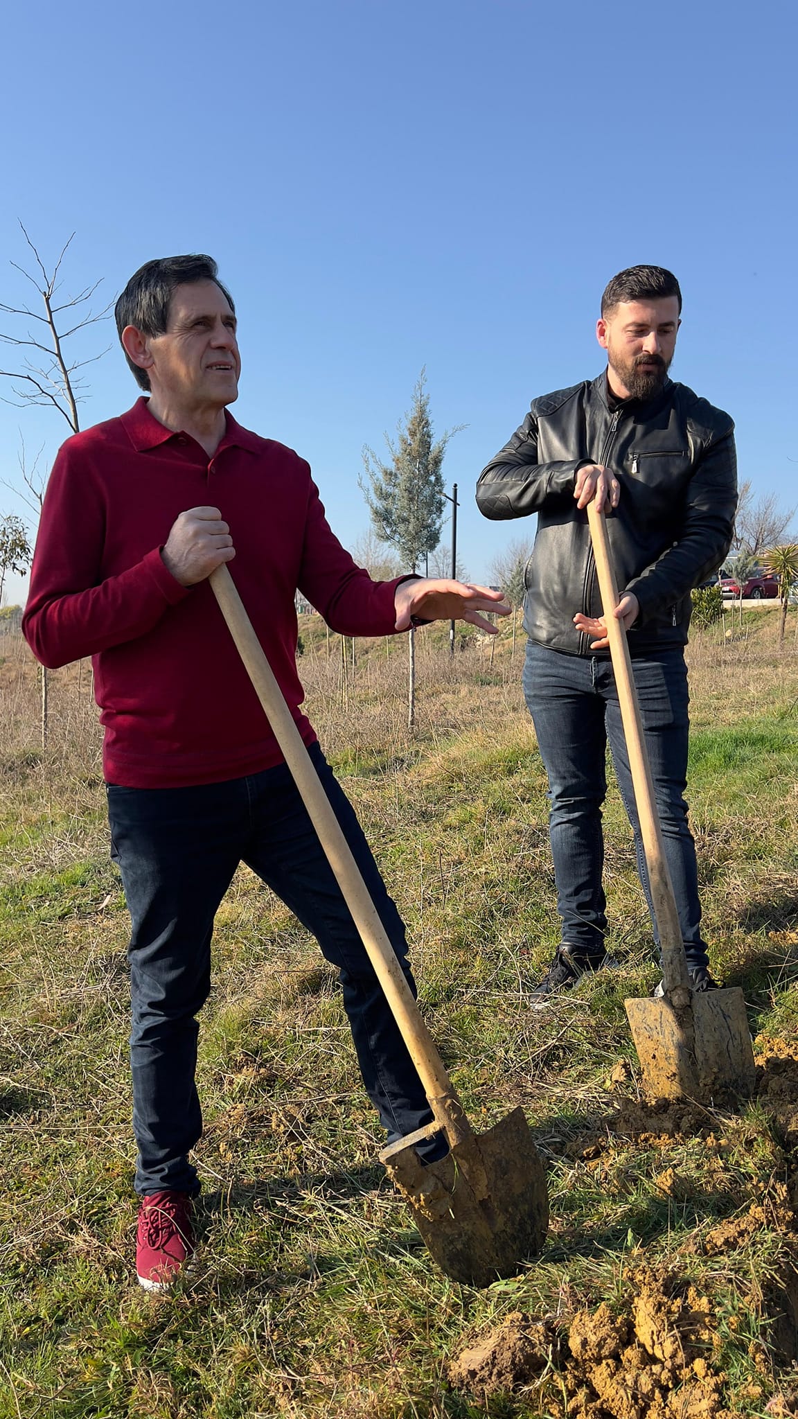 Pjesëtar i grupit të Elvis Lamit, Florin Domi mbillte pemë me Rakip Sulin