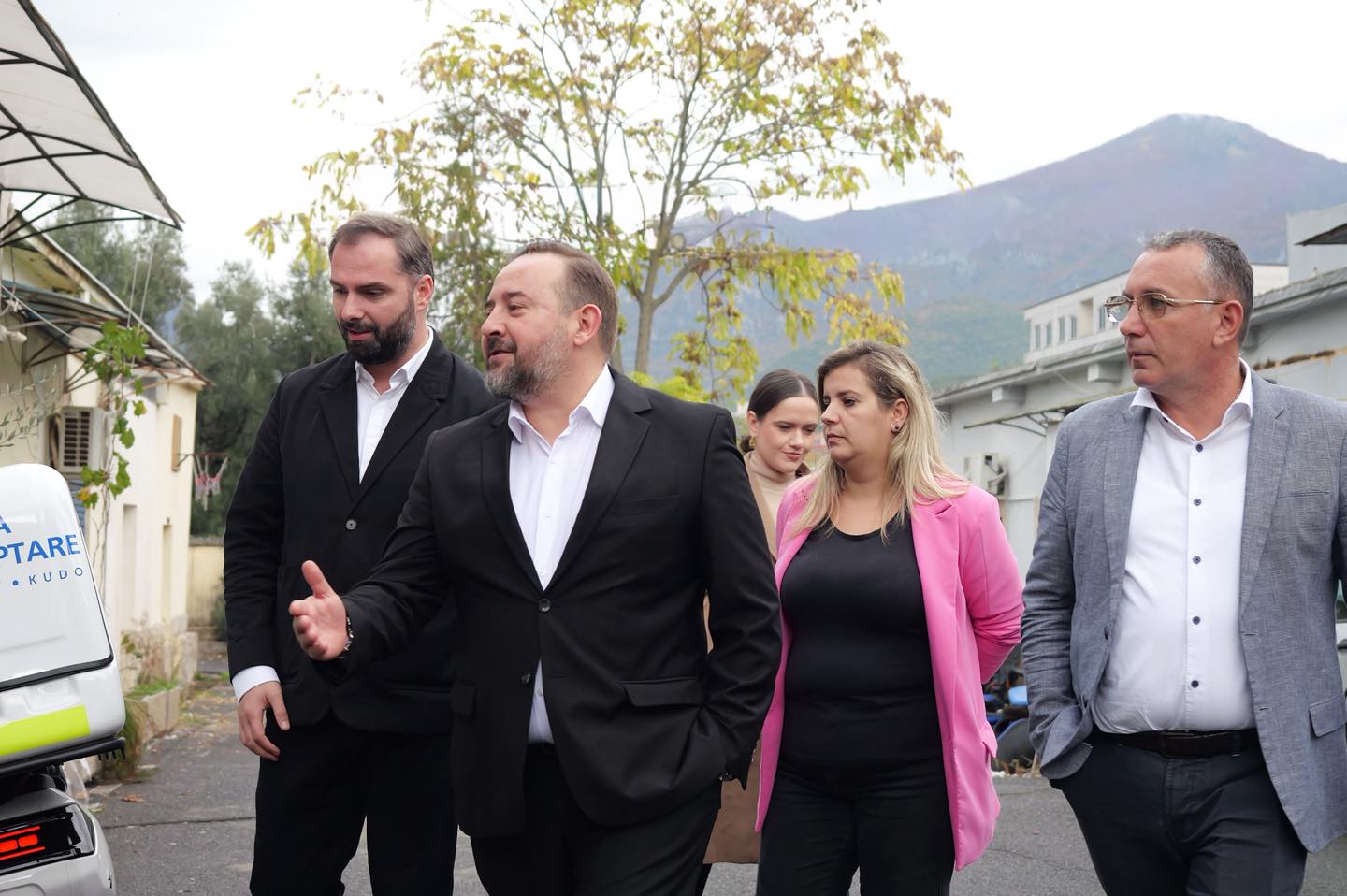 Disriminimi i pagave në Postën Shqiptare: Drejtori ndryshohet, punonjësit mbeten me paga minimale