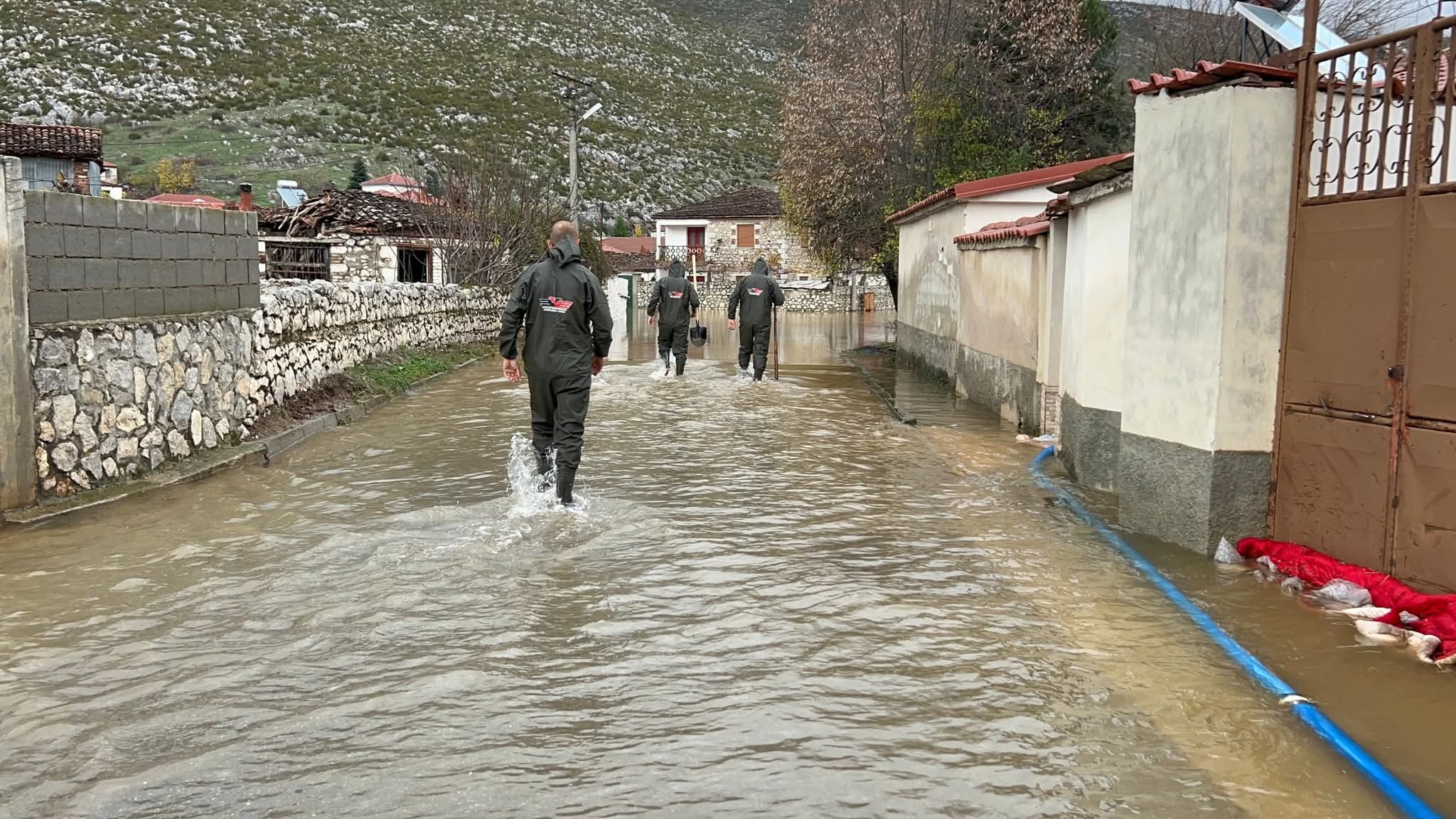 76 vjeçarja mbytet në përroin e përmbytur në Progër  Devoll