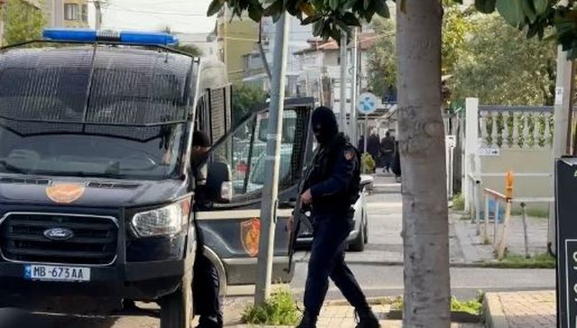 Banesa në Pukë rrethohet nga polica, RENEA niset urgjentisht nga Tirana