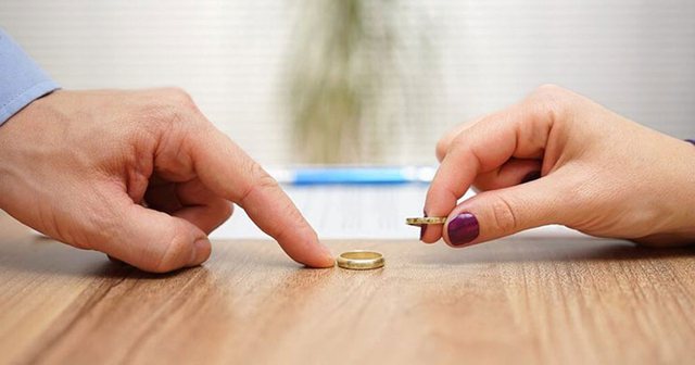 Familja shqiptare në krizë të thellë  1 në 4 martesa përfundon në divorc