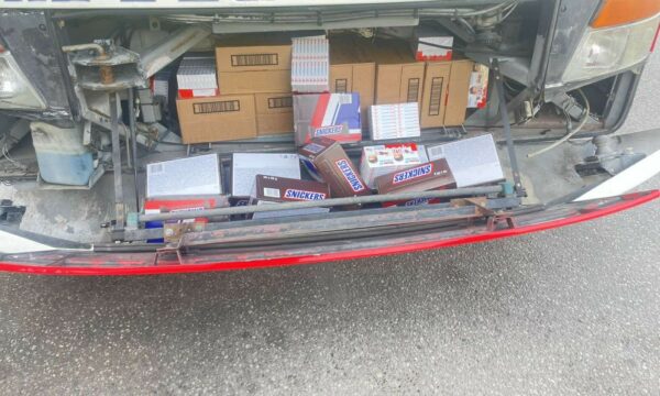 Dogana parandalon kontrabandën e produkteve ushqimore me vlerë mbi 10 mijë euro në Dheu i Bardhë