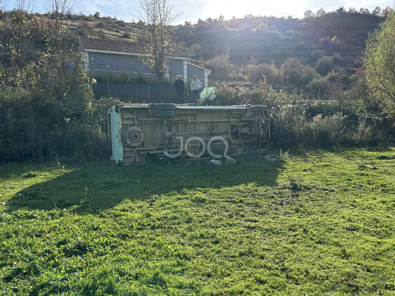 Bulqizë/ Përmbyset furgoni me nxënës dhe mësues, 5 të plagosur: Shoferi i dehur dhe pa licencë për transport