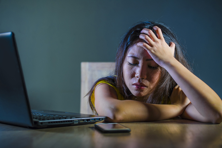 Dhuna digjitale, një kërcënim në rritje për gratë dhe vajzat