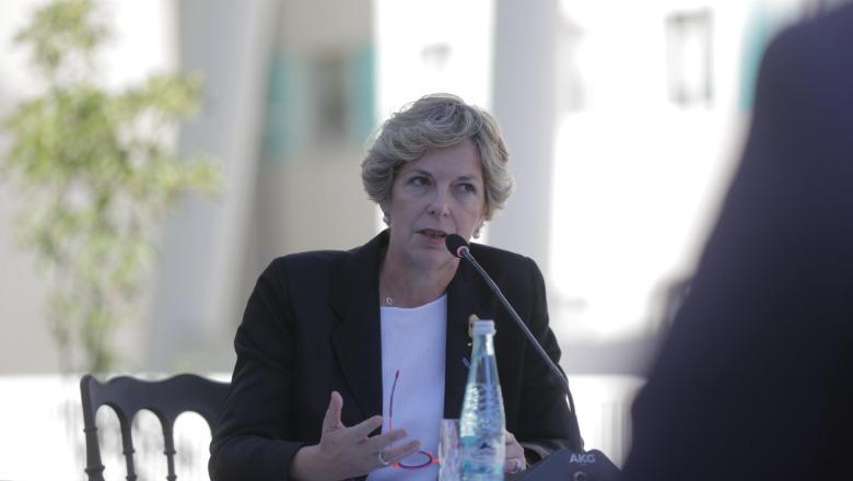 Aparati i gurëve në veshka jashtë funksionit  QSUT lë në mëshirë të fatit të sëmurët