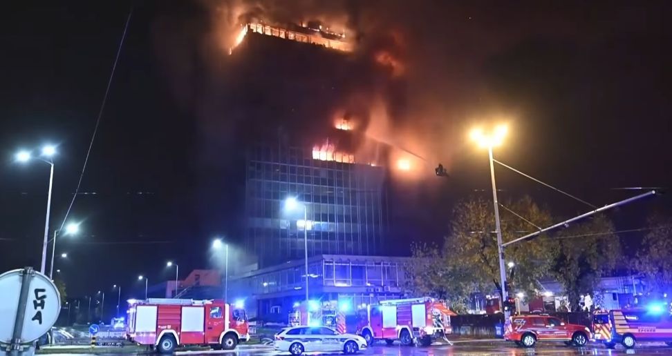 Përfshihet nga flakët   Kulla e Çokollatës  në qendër të Zagrebit