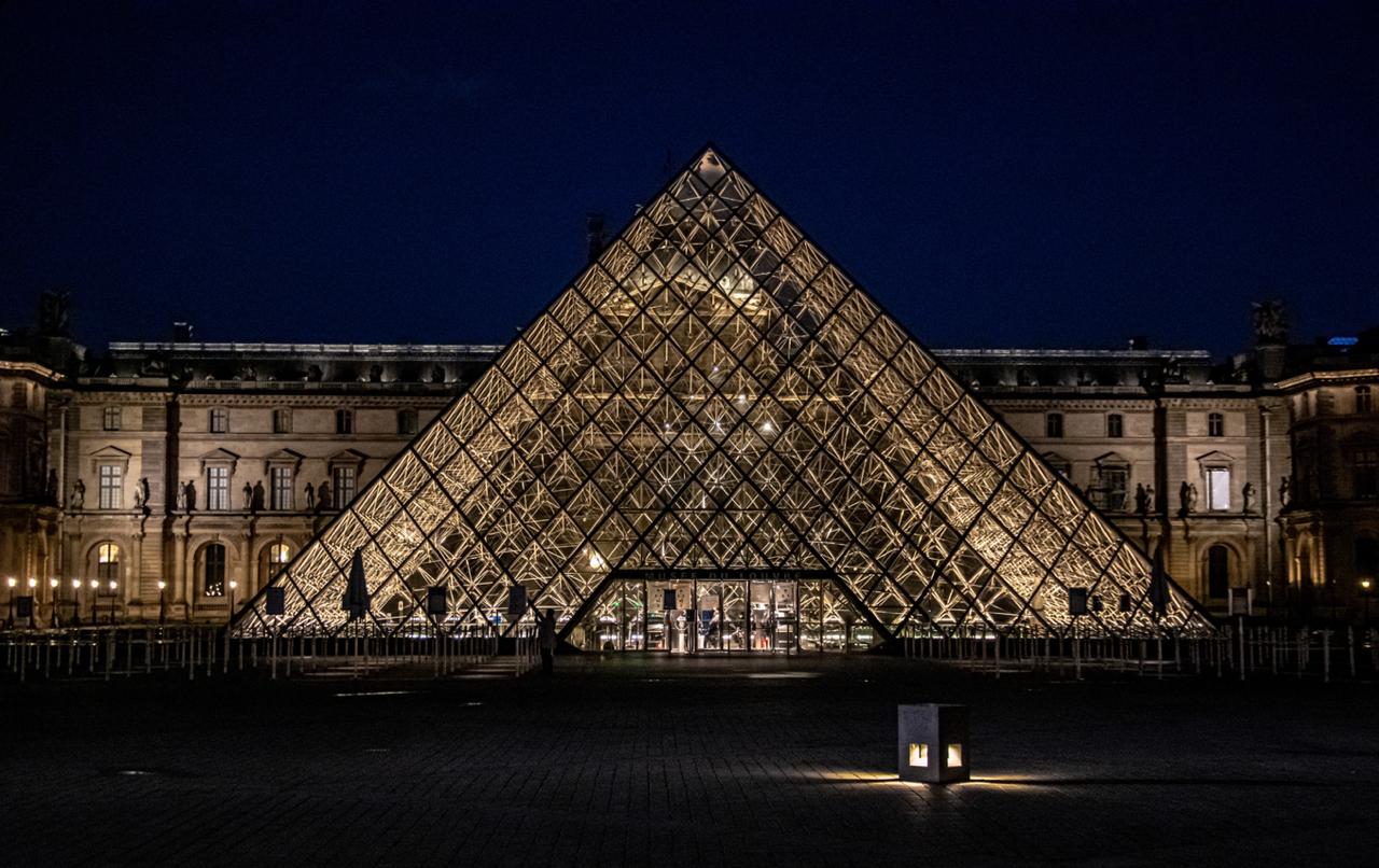 Edhe një grua midis të akuzuarve për vjedhjen spektakolare në Luvër